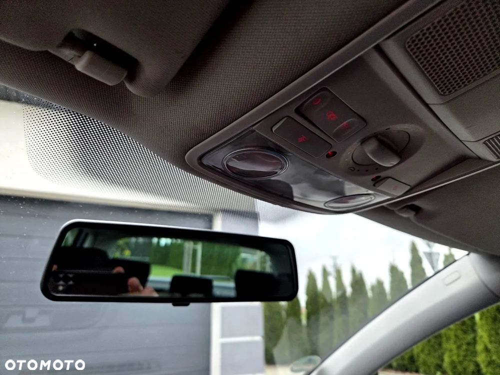 Volkswagen Golf - 28