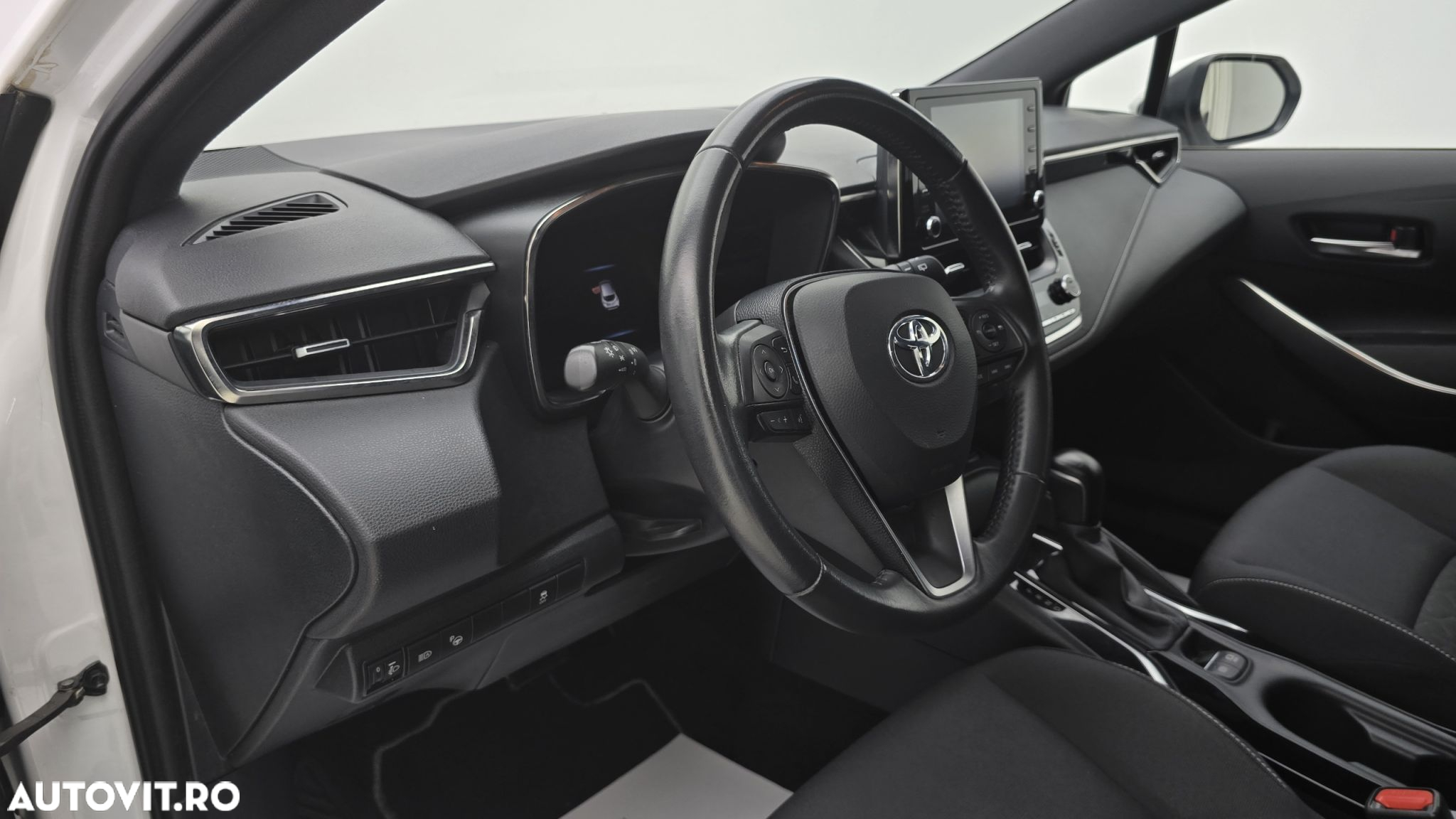 Toyota Corolla 1.8 HSD Dynamic - 13