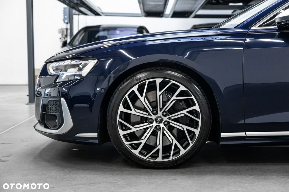 Audi S8 - 11