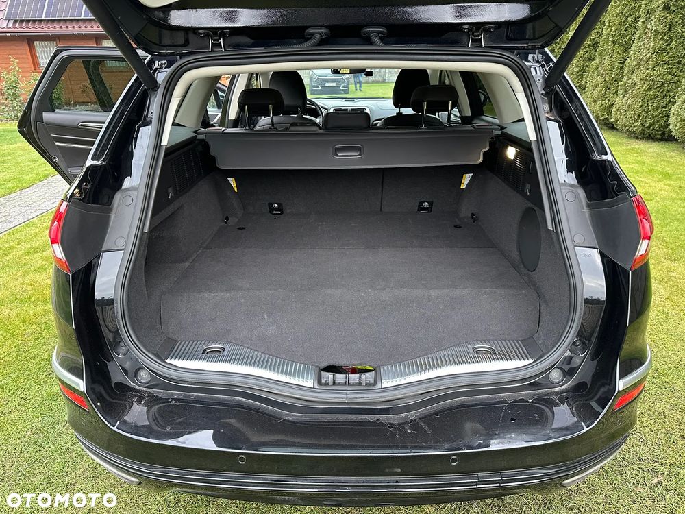 Ford Mondeo 2.0 Hybrid Vignale - 19