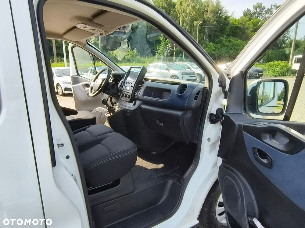 Opel Vivaro - 10