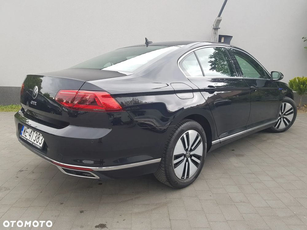 Volkswagen Passat - 8