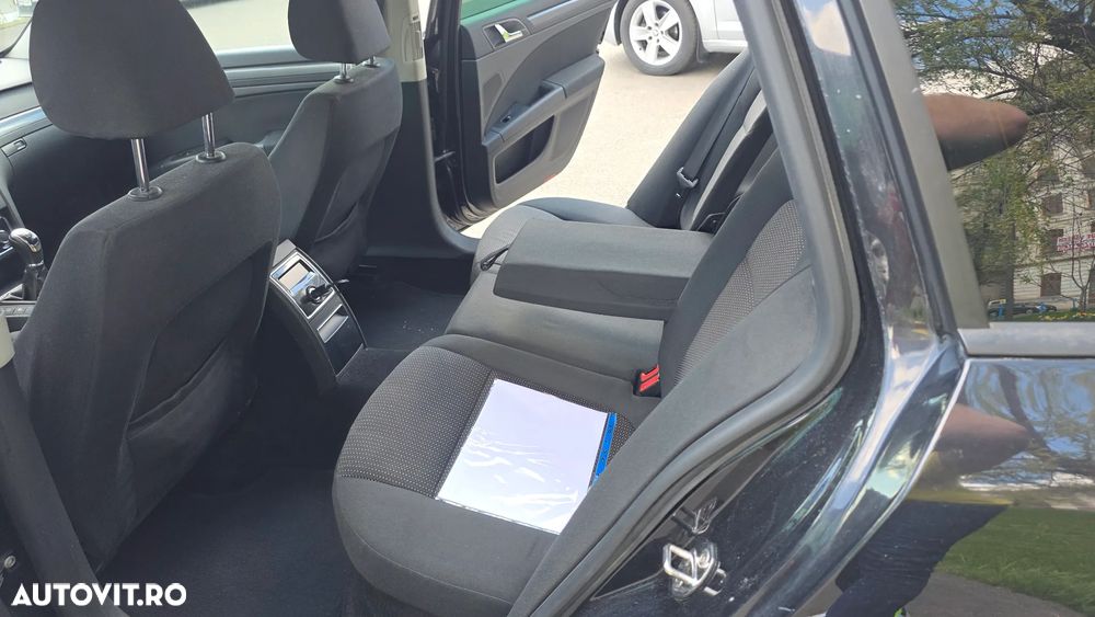 Skoda Superb 1.6 TDI Ambition - 15