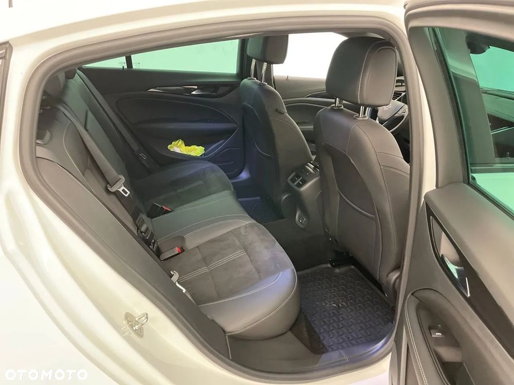 Opel Insignia 2.0 CDTI 4x4 Elegance S&S - 8
