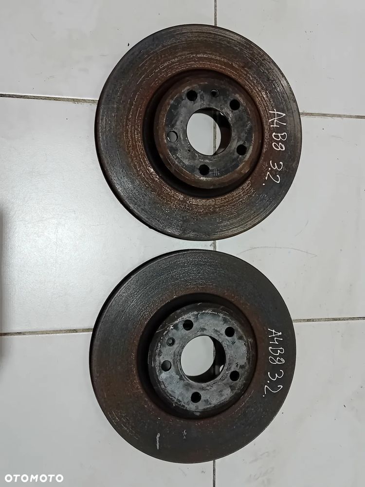 tarcze hamulcowe Audi A4 B8 przednie 2009 3.2 V6 średnica 32 cm stan bardzo dobry - 1