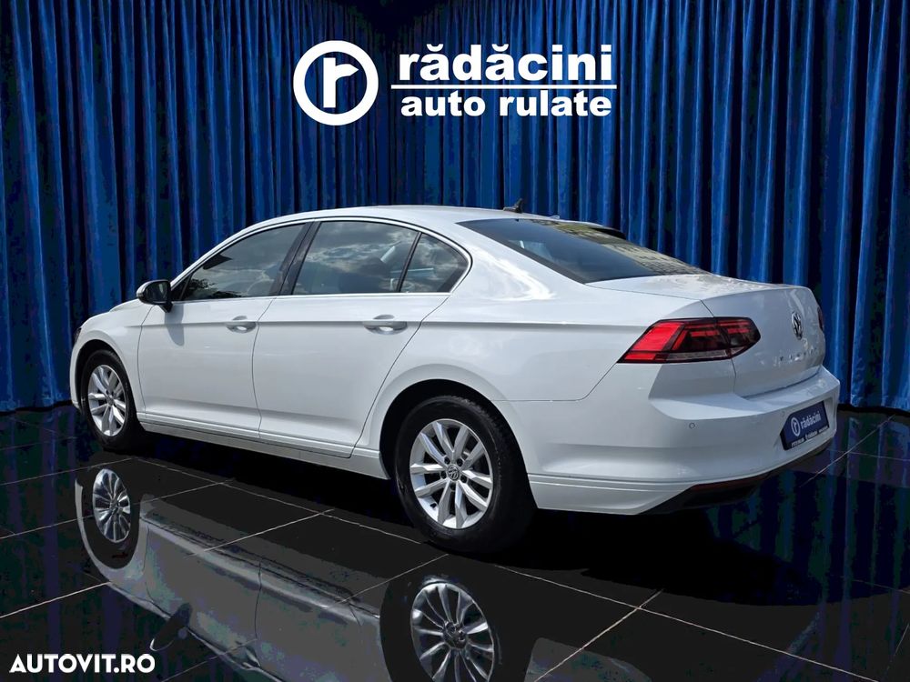 Volkswagen Passat 1.6 TDI DSG Comfortline - 4