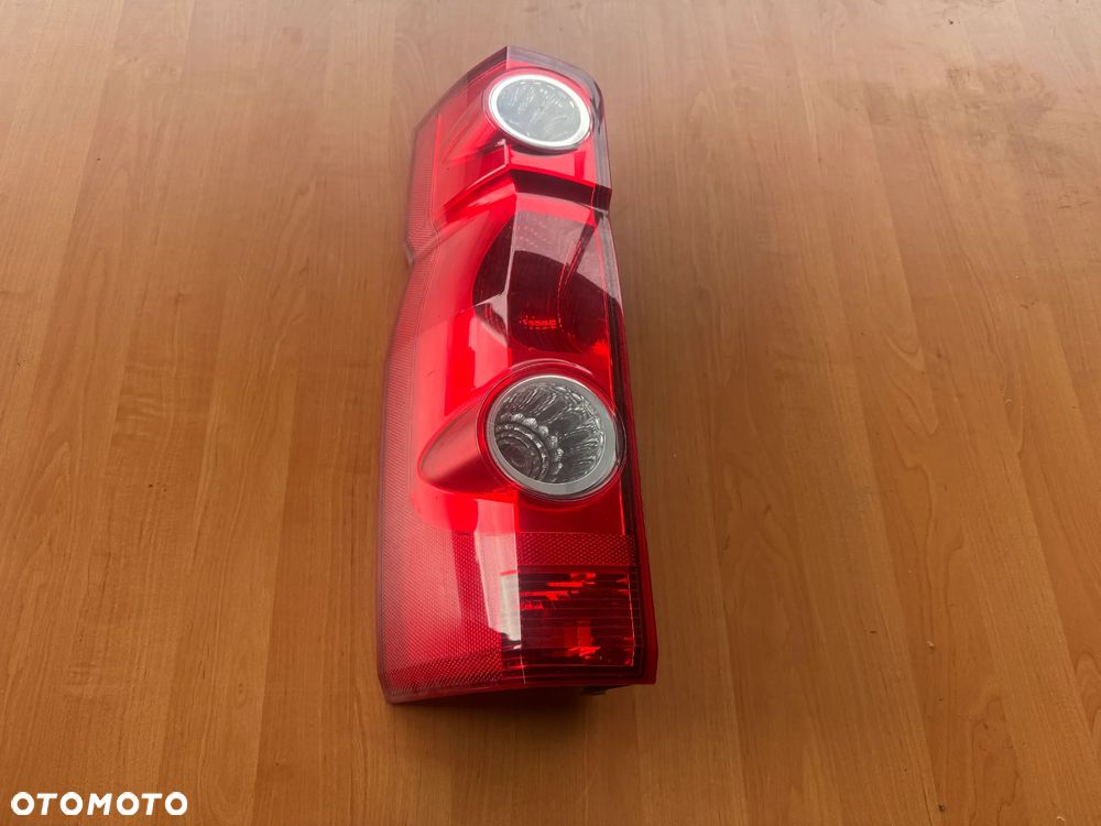LAMPA TYŁ TYLNA LEWA VW CRAFTER - 1