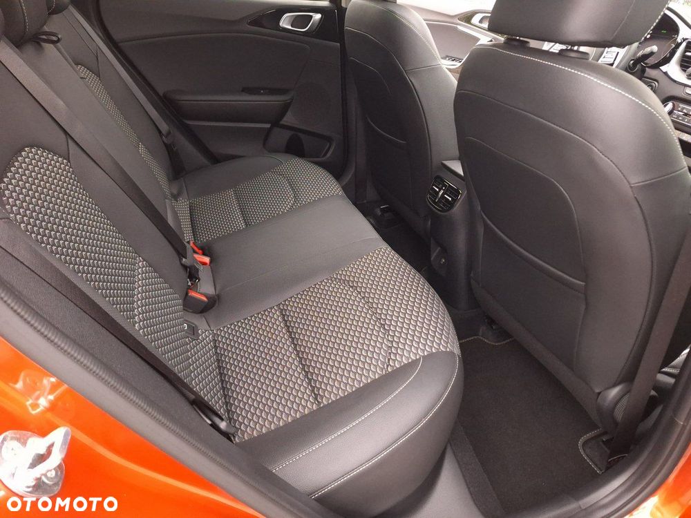 Kia XCeed 1.5 T-GDI Business Line DCT - 26