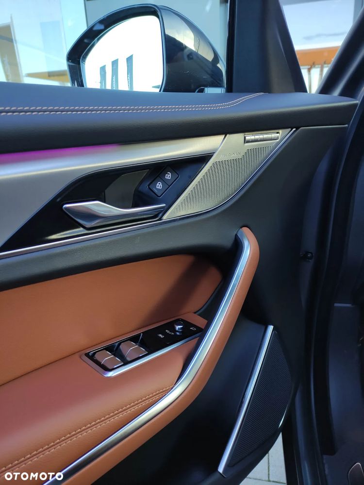Jaguar F-Pace - 17