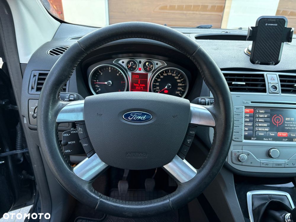 Ford Kuga 2.0 TDCi 4x4 Titanium - 25