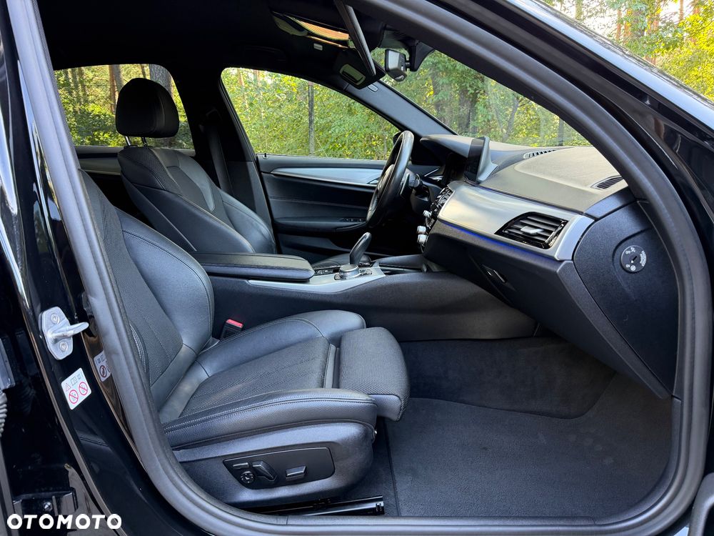 BMW Seria 5 530e iPerformance M Sport sport - 11