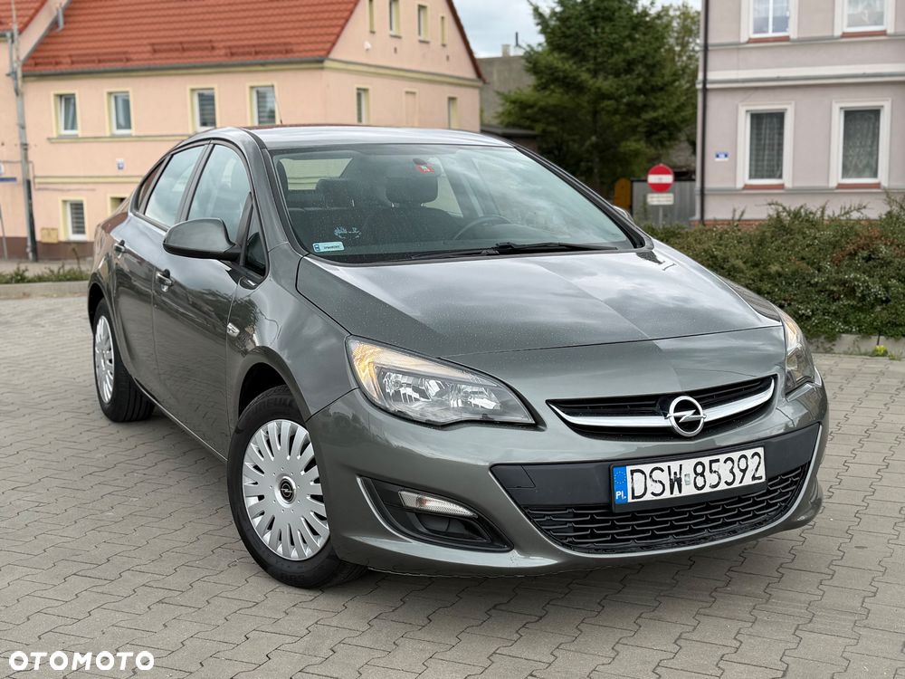 Opel Astra 1.6 Cosmo EU6 - 1