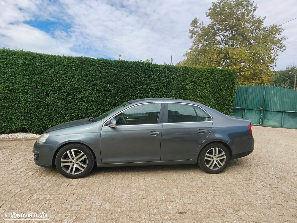 VW Jetta 1.9 TDi Confortline - 6