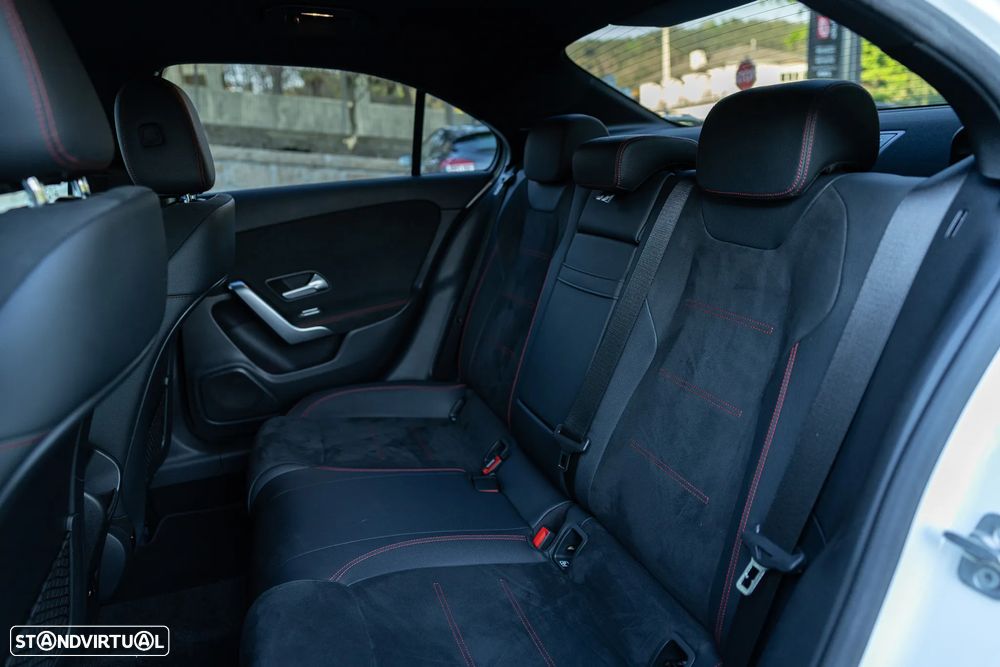 Mercedes-Benz A 200 Limousine 7G-DCT AMG Line - 26