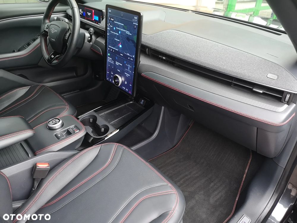 Ford Mustang Mach-E AWD - 11