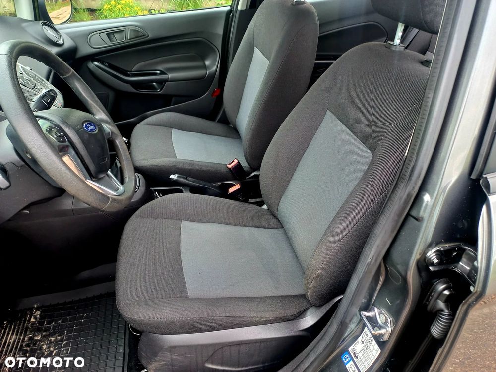 Ford Fiesta 1.25 Celebration - 23