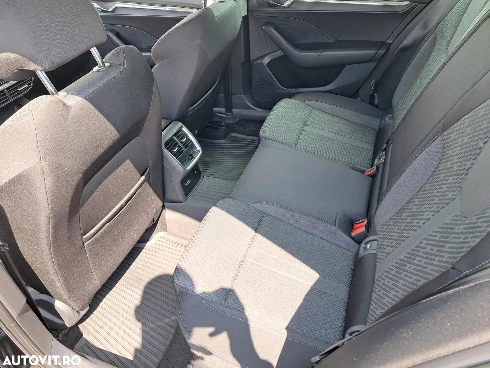 Skoda Octavia 2.0 TDI DSG Style - 25