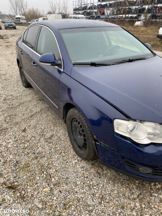 Dezmembrez Volkswagen Passat - 1