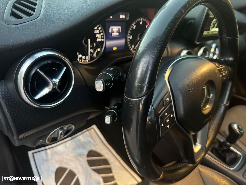 Mercedes-Benz A 180 CDI (BlueEFFICIENCY) Urban - 20