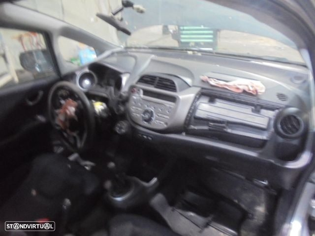 Carro MOT: L12B1 CXVEL:CM7M 3003847  HONDA JAZZ 3 2011 1.2 90CV 5P CINZA GASOLINA - 4