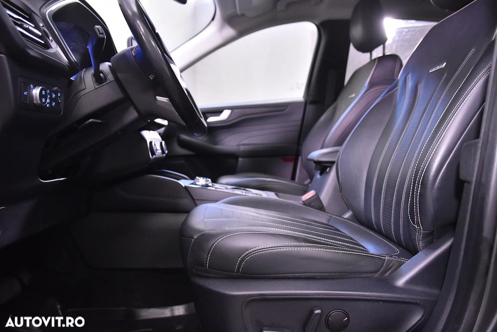 Ford Kuga - 24