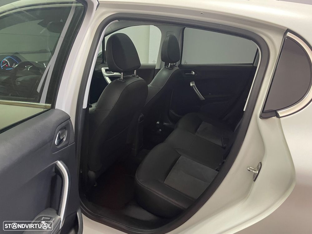Peugeot 208 PureTech 110 Stop & Start EAT6 Tech Edition - 10