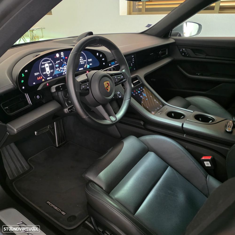 Porsche Taycan 4S - 10