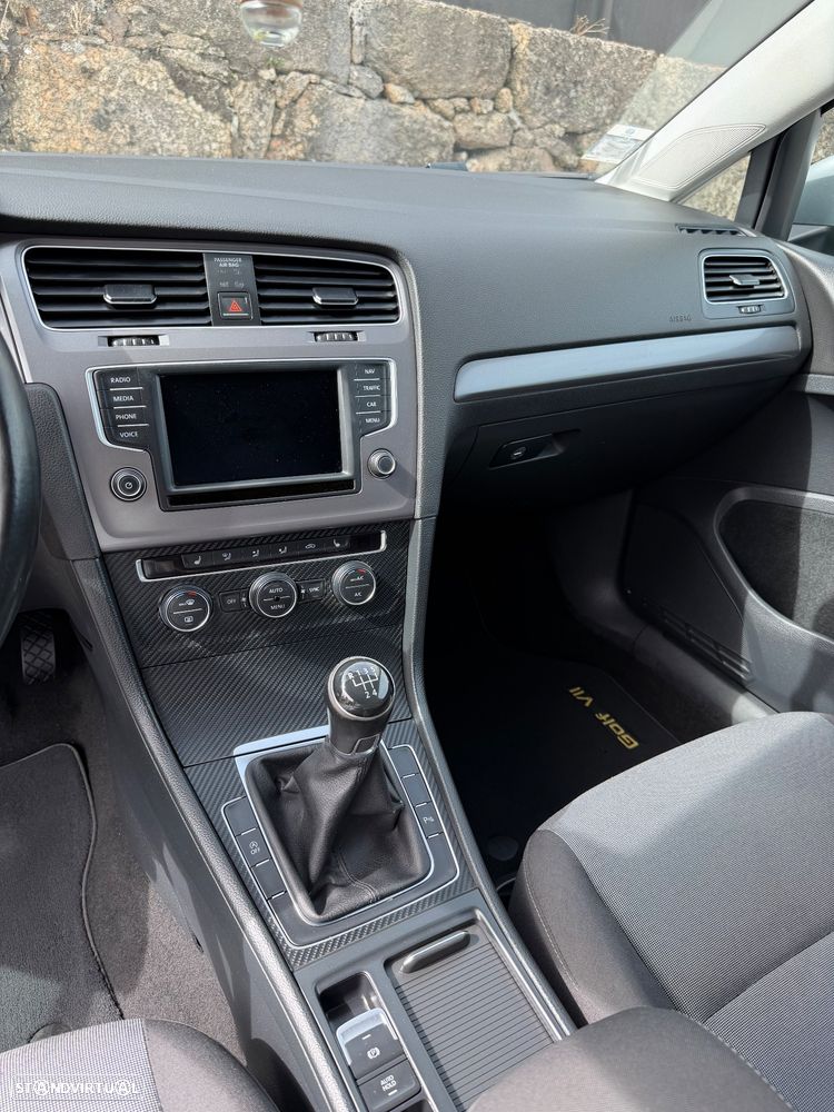 VW Golf 1.6 TDi BlueMotion Confortline - 15