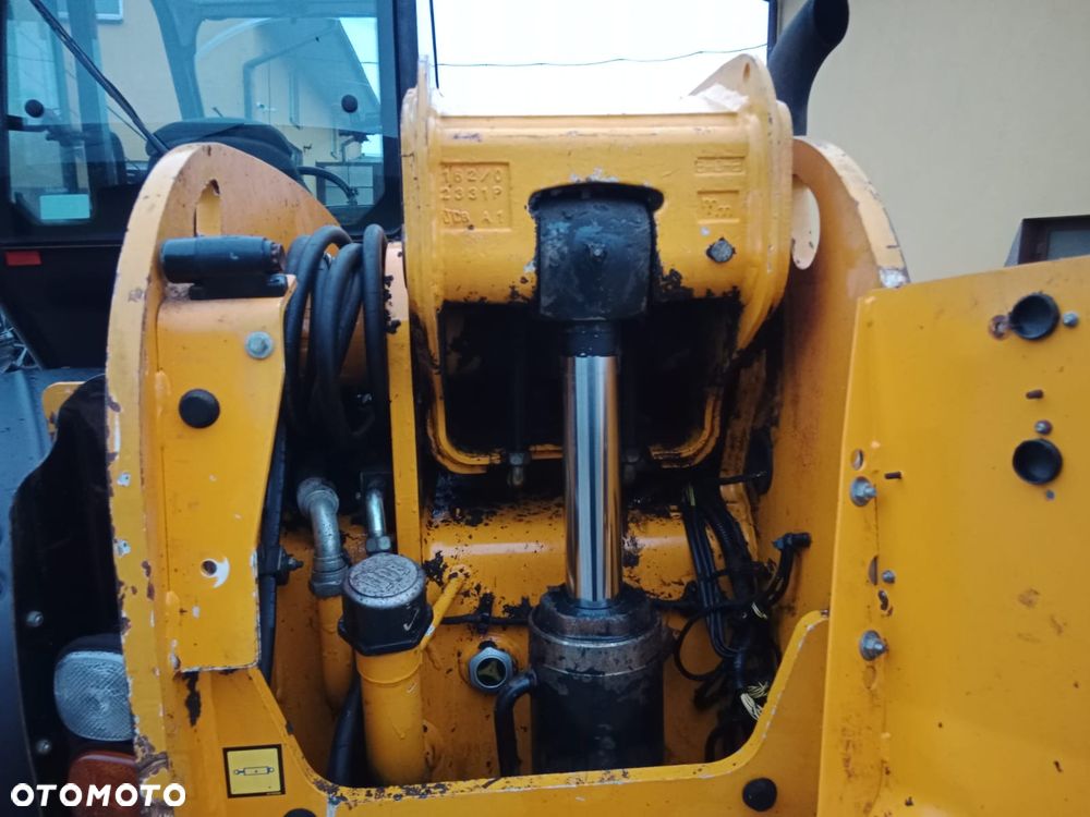 JCB 541 - 10