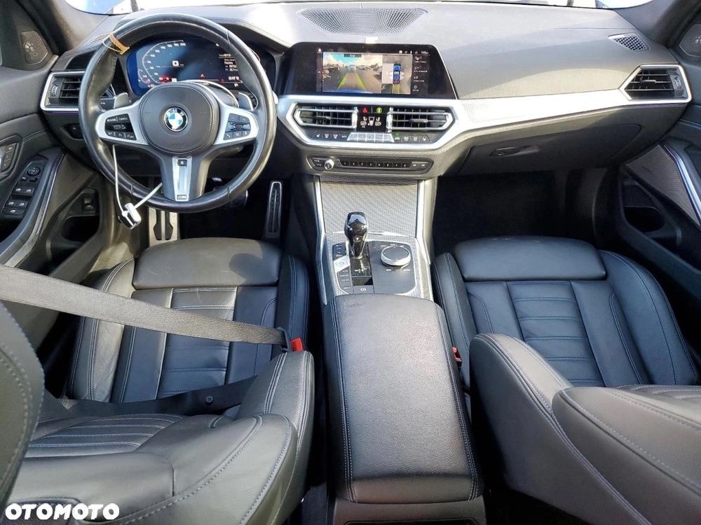 BMW Seria 3 330i xDrive M Sport - 8