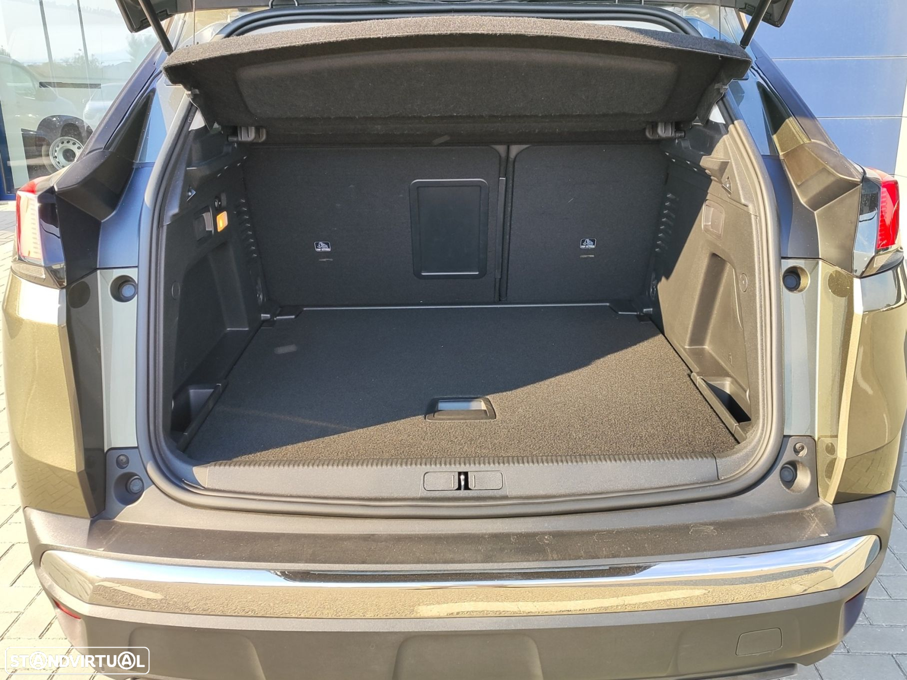 Peugeot 3008 1.5 BlueHDi Allure - 28