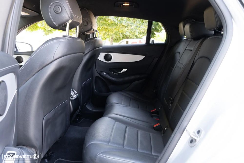 Mercedes-Benz GLC 300 e Coupe 4Matic - 31