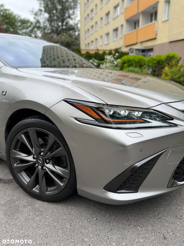 Lexus ES 300h F Sport - 10