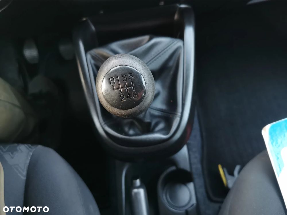 Opel COMBO - 19