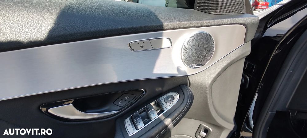 Mercedes-Benz C 220 d 4Matic T 9G-TRONIC AMG Line - 12