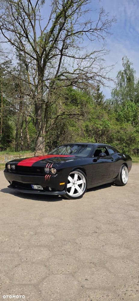 Dodge Challenger - 1