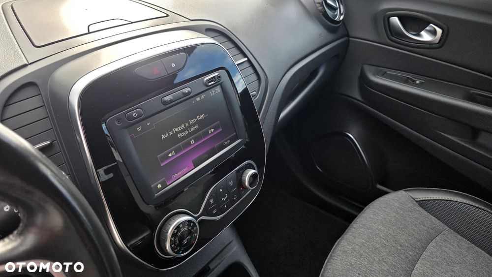 Renault Captur - 28