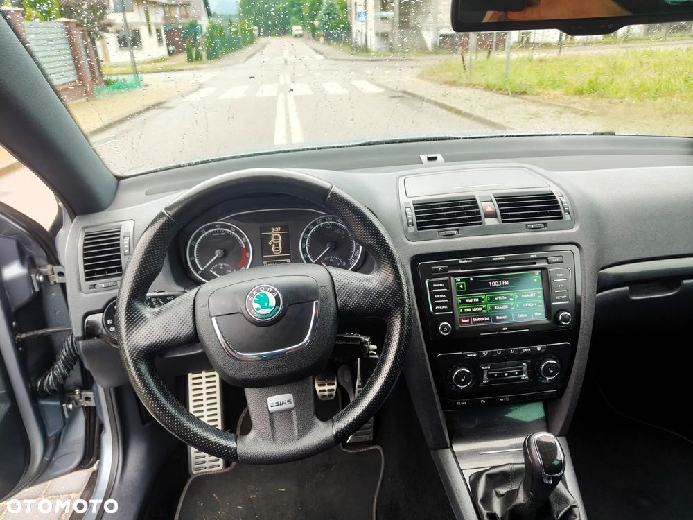 Skoda Octavia 2.0 TSI RS - 25