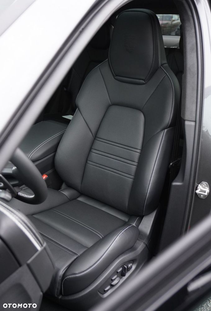 Porsche Cayenne - 8