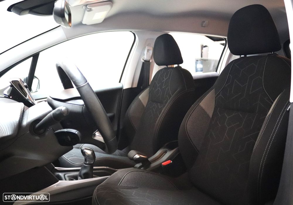 Peugeot 2008 1.2 PureTech Style - 10