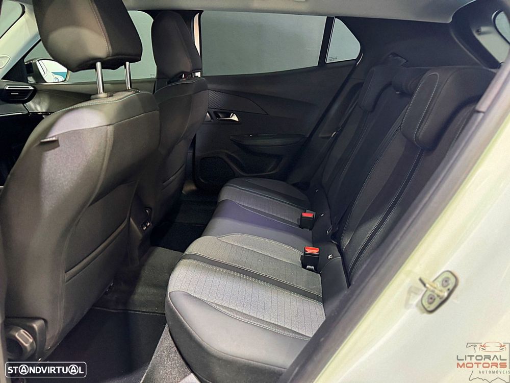Peugeot 2008 1.2 PureTech Allure - 17