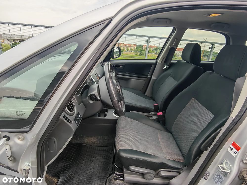 Suzuki SX4 1.6 GS / Premium 4WD - 24