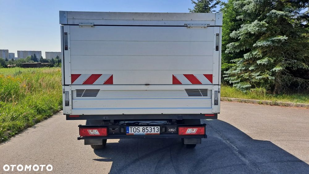 Ford Transit - 12