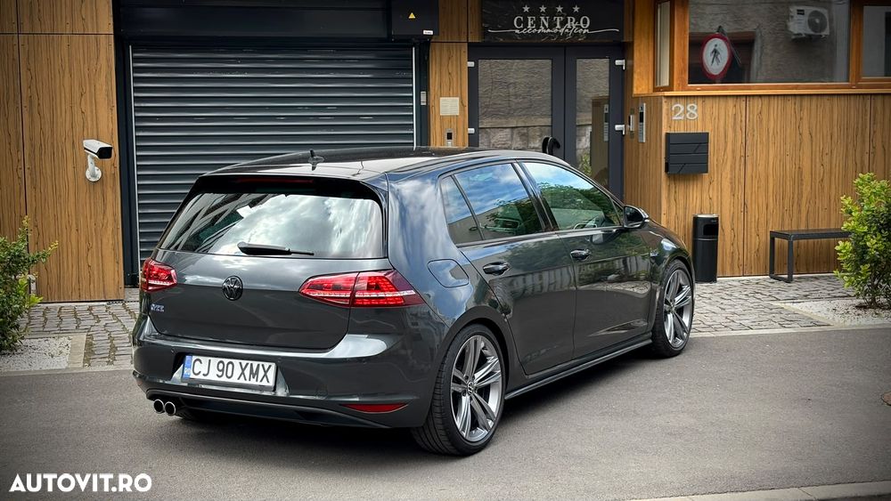 Volkswagen Golf - 6