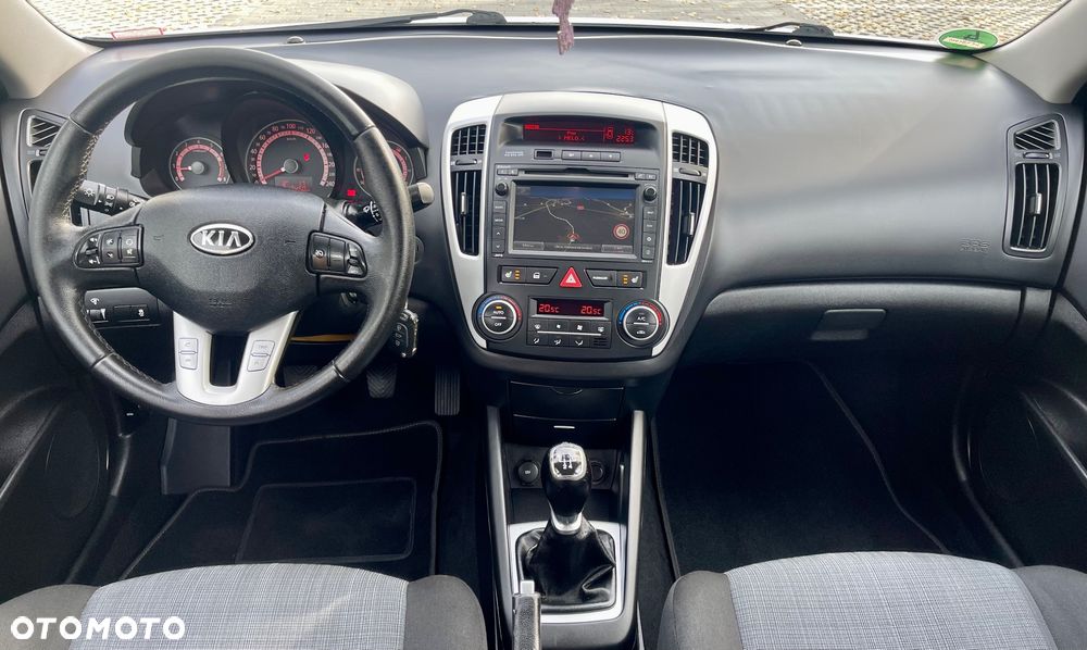 Kia Ceed 1.4 CVVT Attract - 23