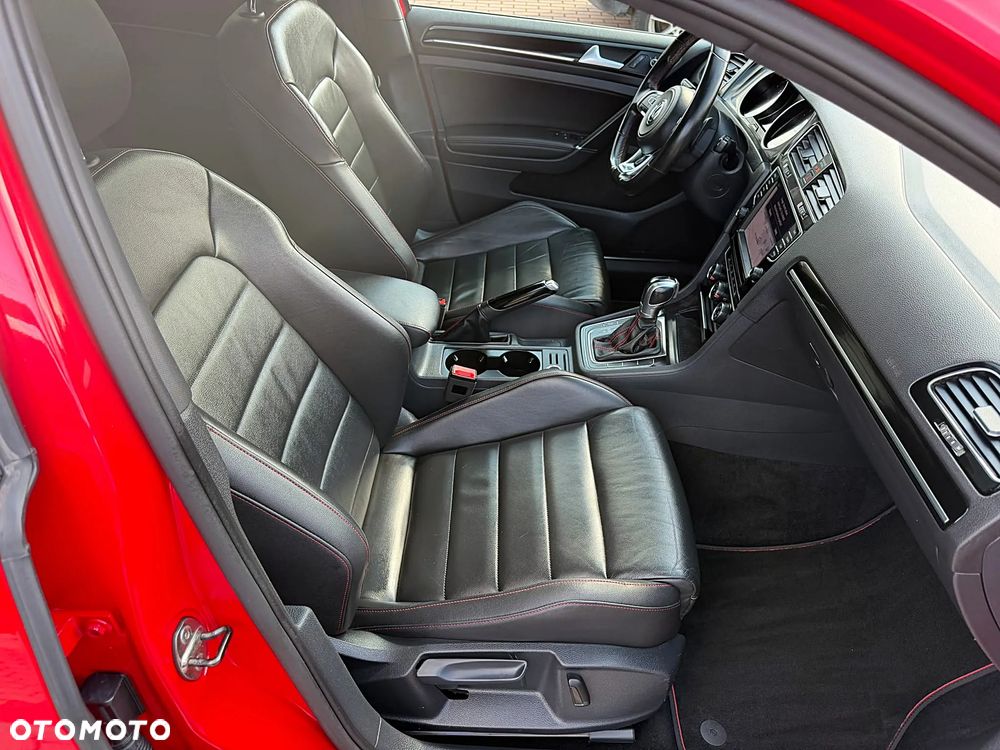 Volkswagen Golf - 15