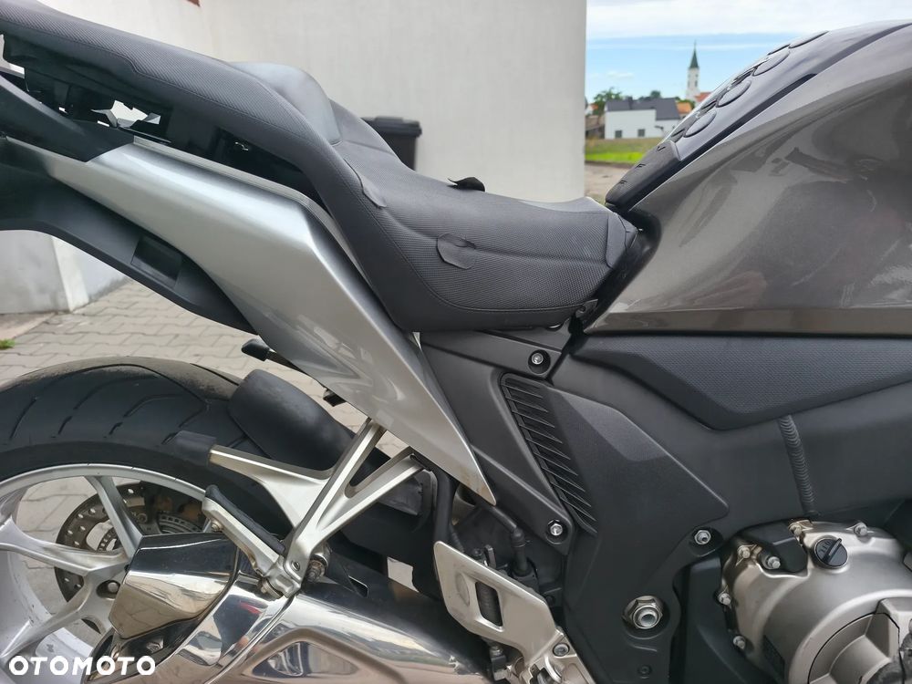 Honda VFR - 21