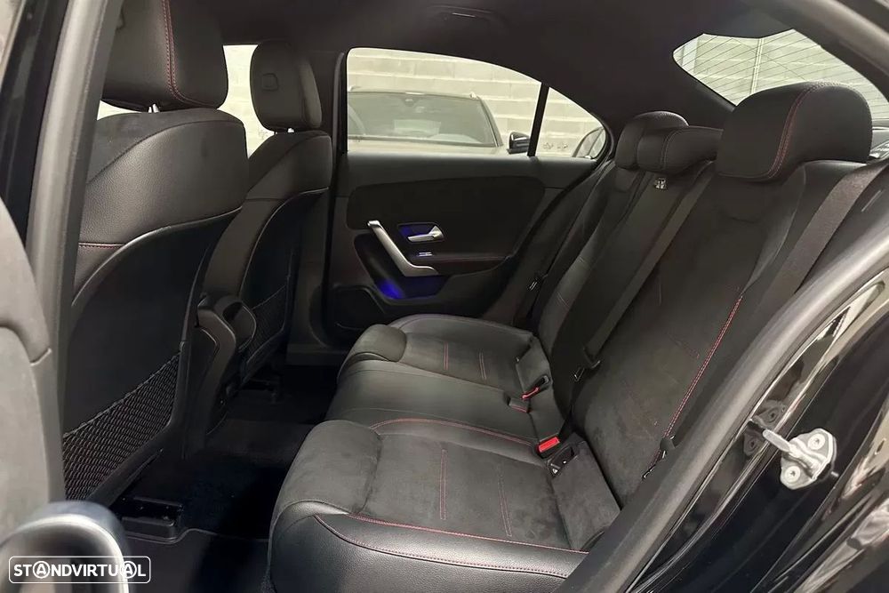 Mercedes-Benz A 250 Limousine e 8G-DCT AMG Line - 55