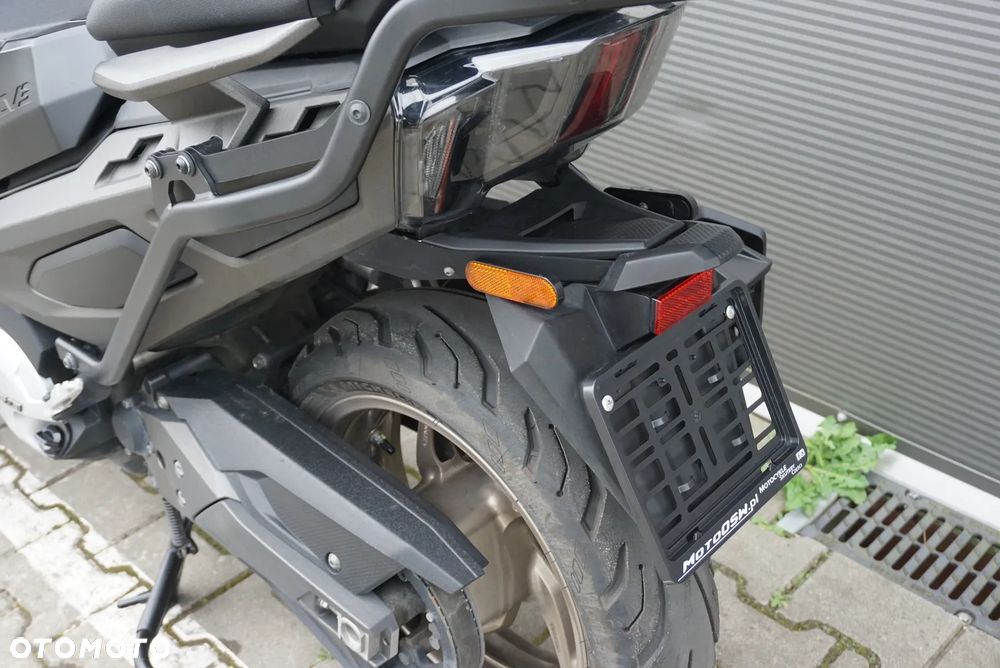 Kymco CV3 - 16