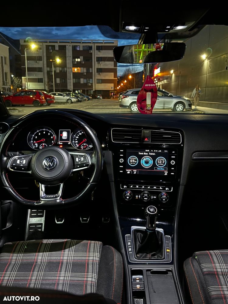 Volkswagen Golf 2.0 TSI GTI - 10